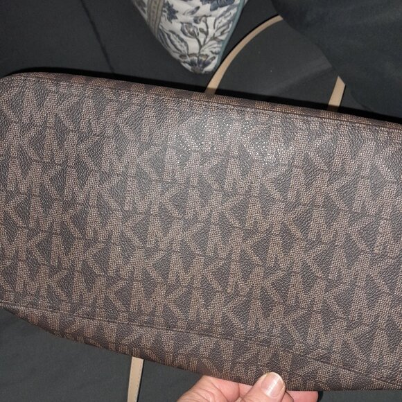 Michael Kors Purse - Picture 4 of 8